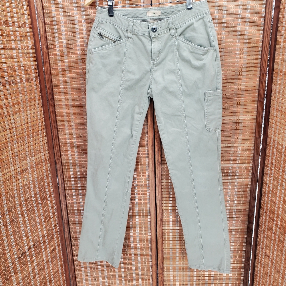 ♤ Ascend Light Green Outdoor Pants Size 4